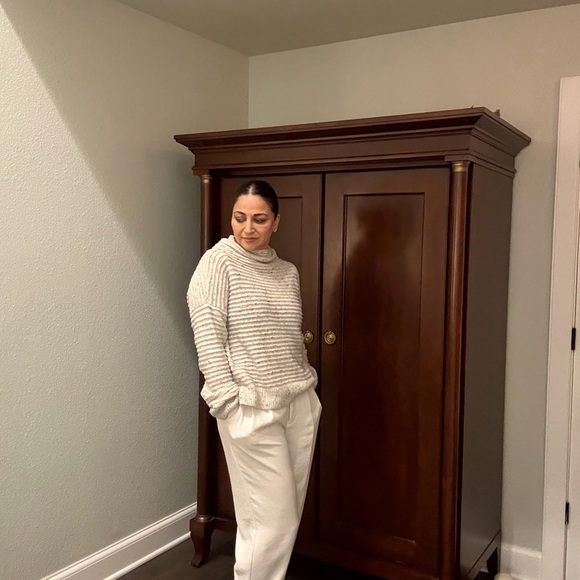 Aritzia Babaton Elegant Cream Cashmere Blend Sweater - Picture 4 of 6